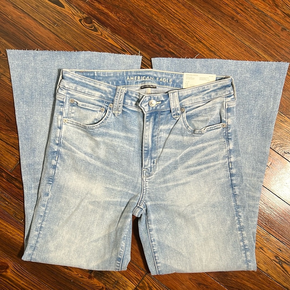 NWT 🦅 AEO Festival Flare Jeans • 14/R